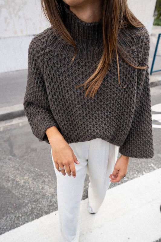 ELEGANTIA - Stijlvolle Gebreide Pullover met Korte Mouwen en Decoratieve Elementen