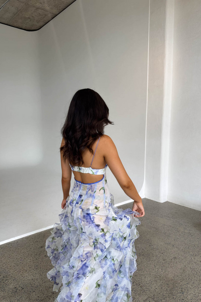 Luchtige dames zomerjurk met smalle bandjes en gelaagde rok – SOLÉA DRESS - Glamorix