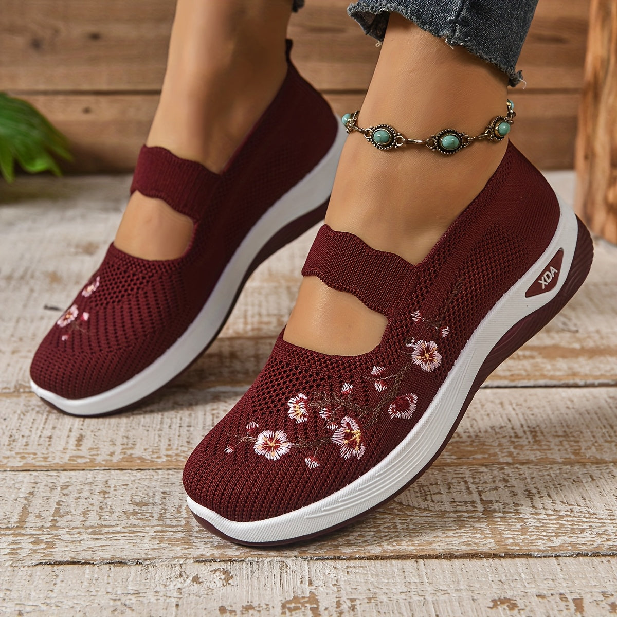 Comfortabele dames instapschoenen met bloemenborduursel en verhoogde zool – FLORÉLIA STEP - Glamorix