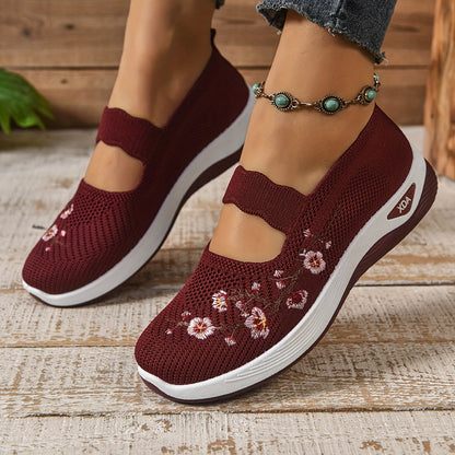Comfortabele dames instapschoenen met bloemenborduursel en verhoogde zool – FLORÉLIA STEP - Glamorix