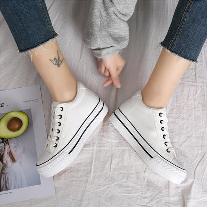 Dames platform sneakers met minimalistische zool – LIVIA RISE - Glamorix
