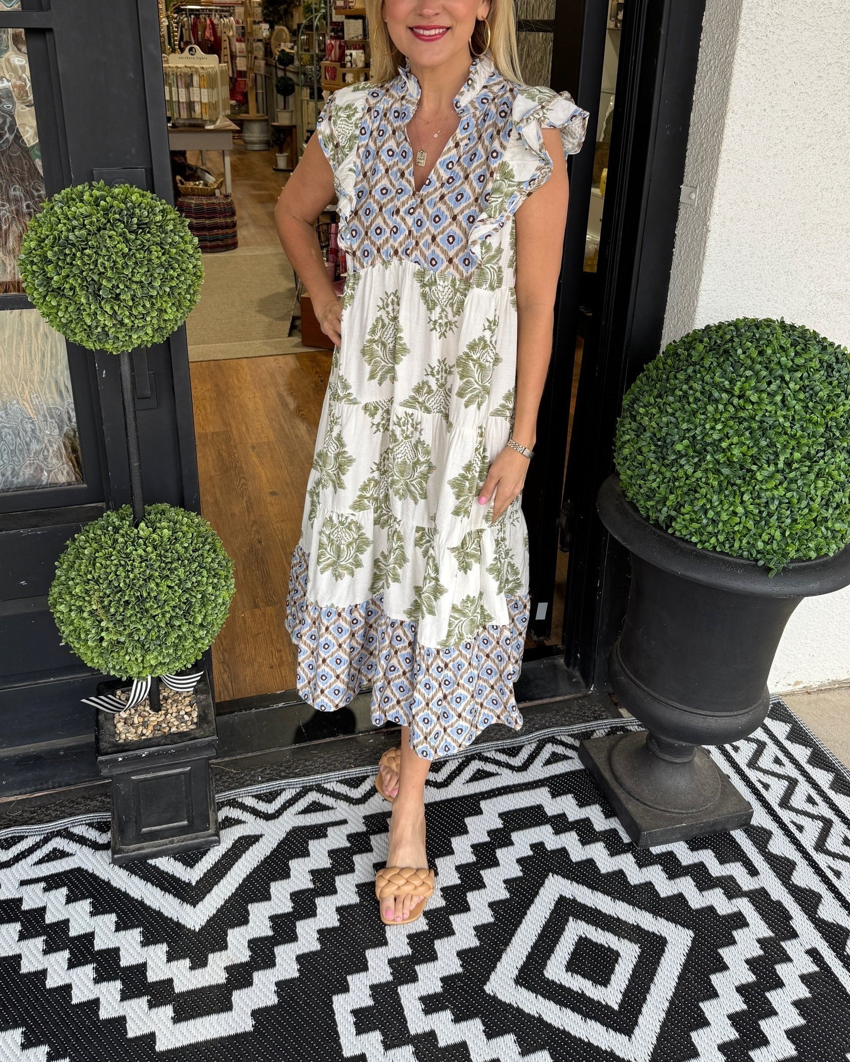 Mouwloze zomerjurk met bloemenprint en volantkraag – FLORINA BLOOM - Glamorix