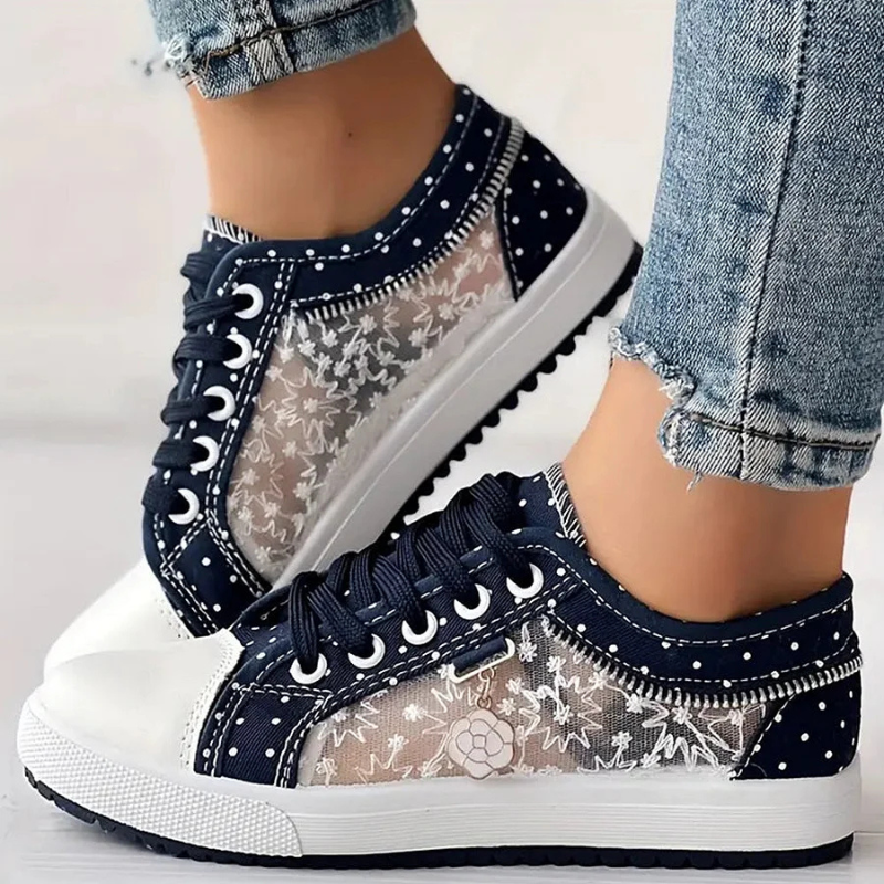 Thora - Damessneakers met kanten panelen en speelse details - Glamorix