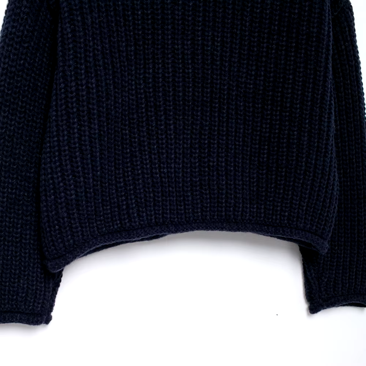 ELISE - Navy gebreid vest met knopen en elegante charme