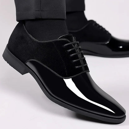 Herenschoenen met glanzende neus en strakke vetersluiting – LUCIANO POLISH - Glamorix