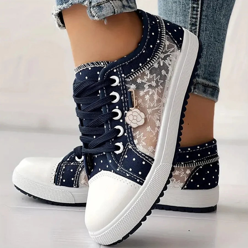 Thora - Damessneakers met kanten panelen en speelse details - Glamorix