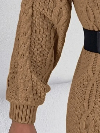 LIVIAN - Kabelgebreide damesjurk met ronde hals en pofmouwen