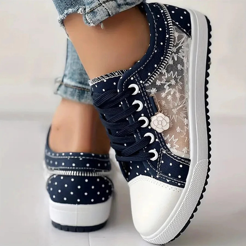 Thora - Damessneakers met kanten panelen en speelse details - Glamorix