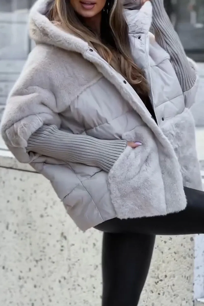 ARABELLE - Luxe puffer cape jas met imitatiebont voor dames