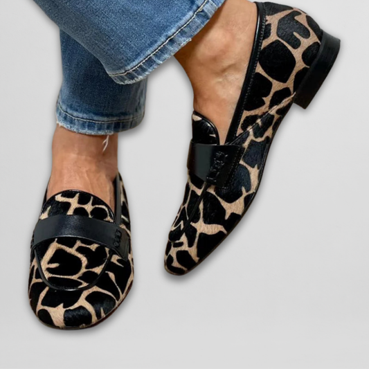 Dames loafers met grafisch reliëf en banddetail – IVELIA - Glamorix