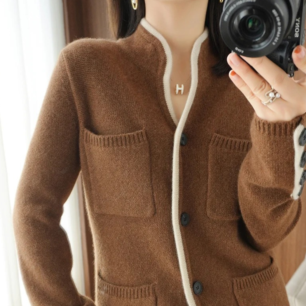 Gebreid damesvest met zakken en relaxte pasvorm – AURESSA - Glamorix