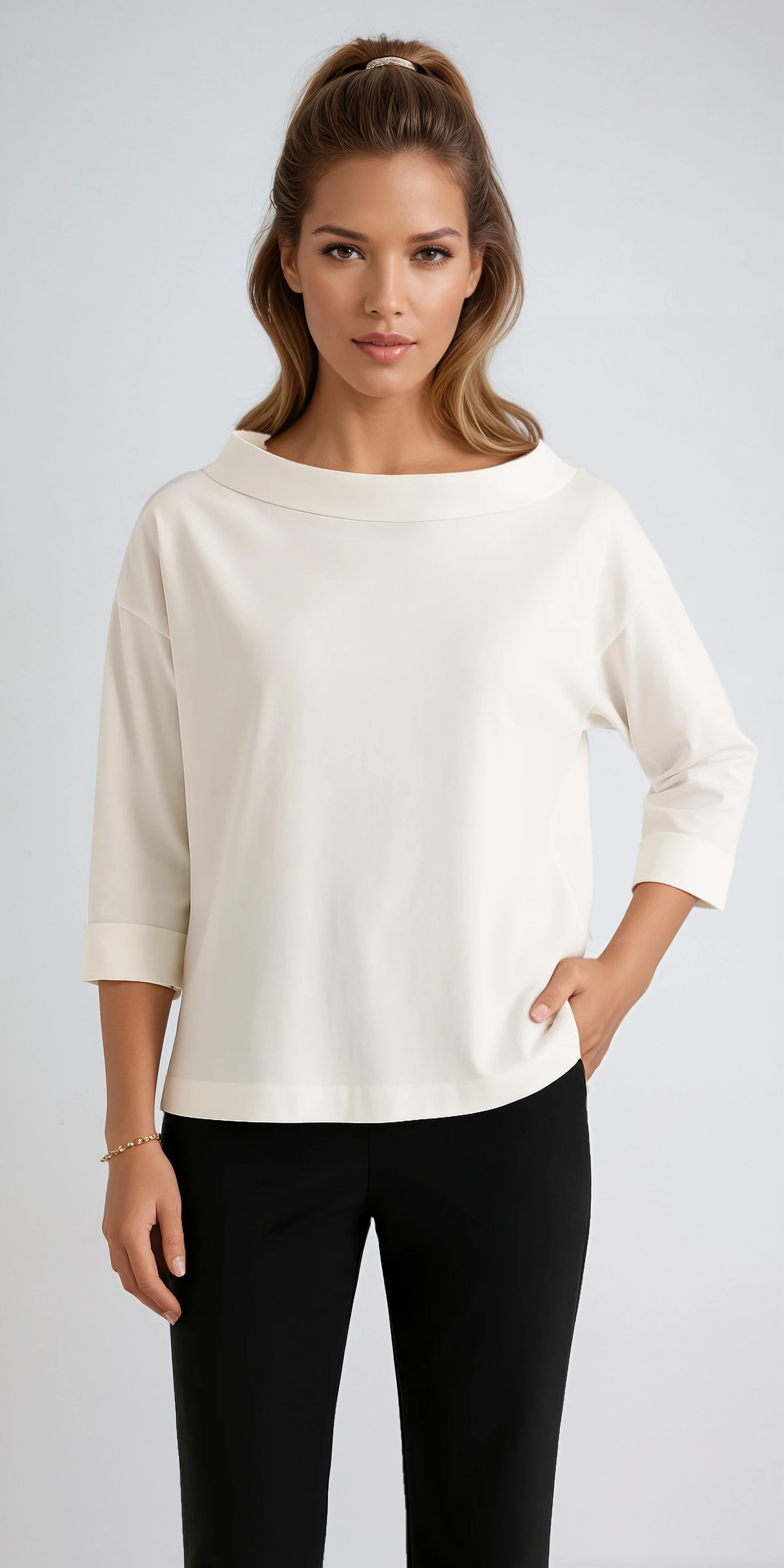 LYN – Cropped dames shirt met ronde hals en korte mouw - Glamorix