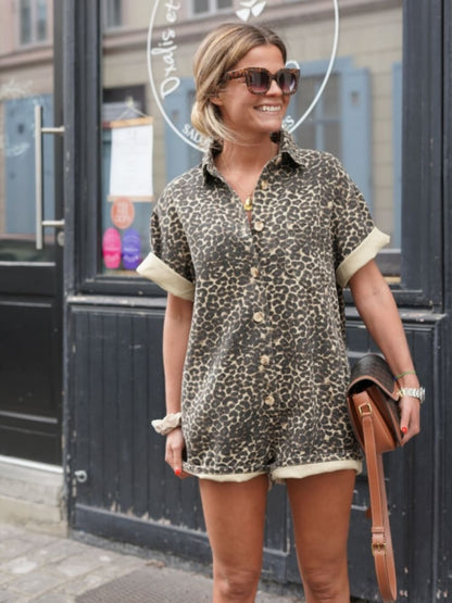 Trendy dames playsuit met luipaardprint en opgerolde mouwen – LIVAYA - Glamorix