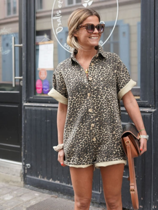Trendy dames playsuit met luipaardprint en opgerolde mouwen – LIVAYA - Glamorix