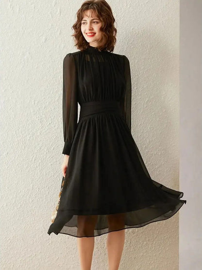 Elegante midi-jurk met hoge hals en transparante mouwen – LUMINA GRACE - Glamorix