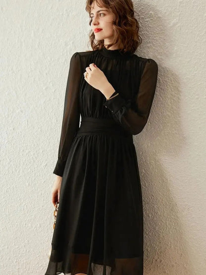 Elegante midi-jurk met hoge hals en transparante mouwen – LUMINA GRACE - Glamorix