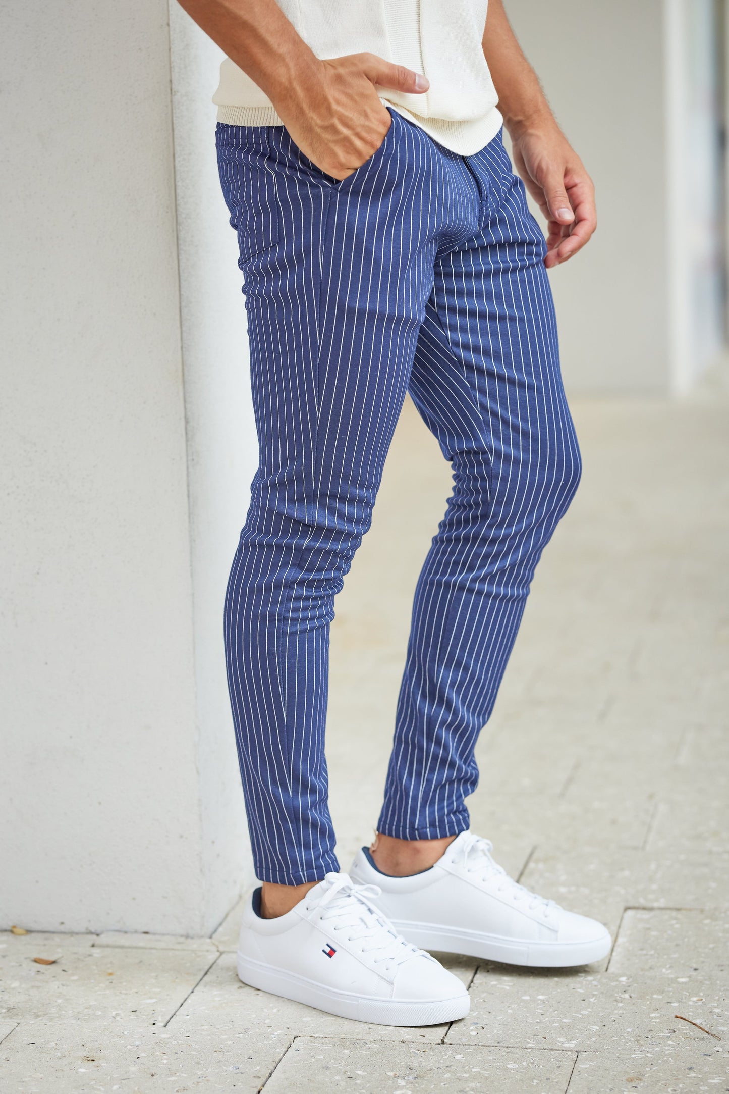 HARLOW - Slim fit krijtstreep broek voor een elegante en moderne uitstraling