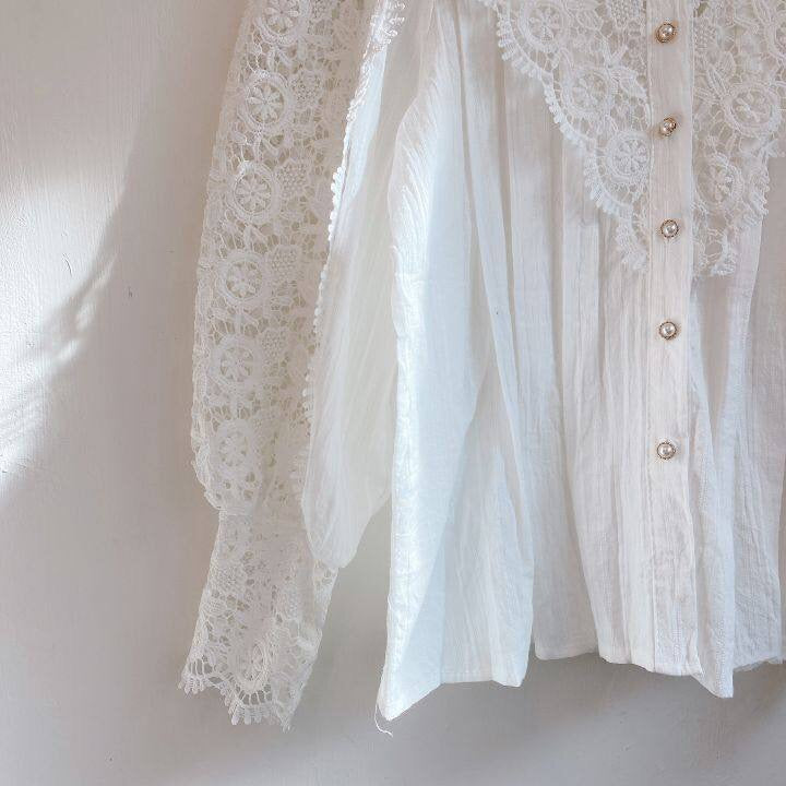 ELOISE - Elegante damesblouse met stijlvolle hoge hals