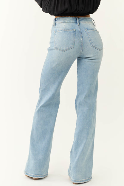 ELARA – Flared dames jeans in lichtblauw denim met hoge taille - Glamorix