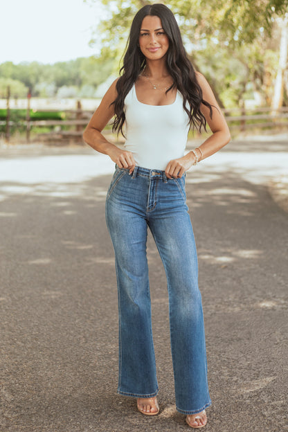 AVELINE – Flared dames jeans met high waist in soepel denim - Glamorix