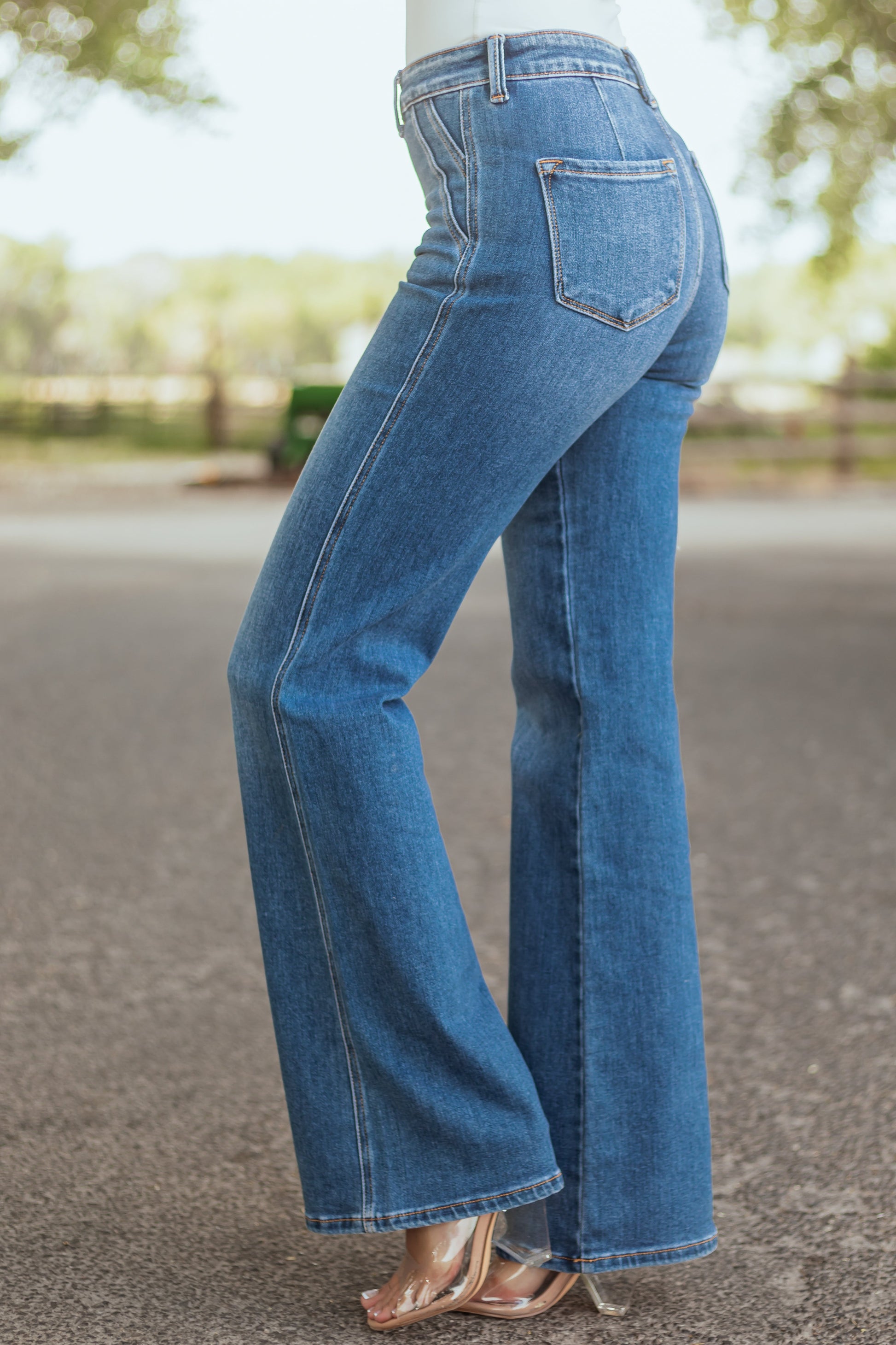 AVELINE – Flared dames jeans met high waist in soepel denim - Glamorix