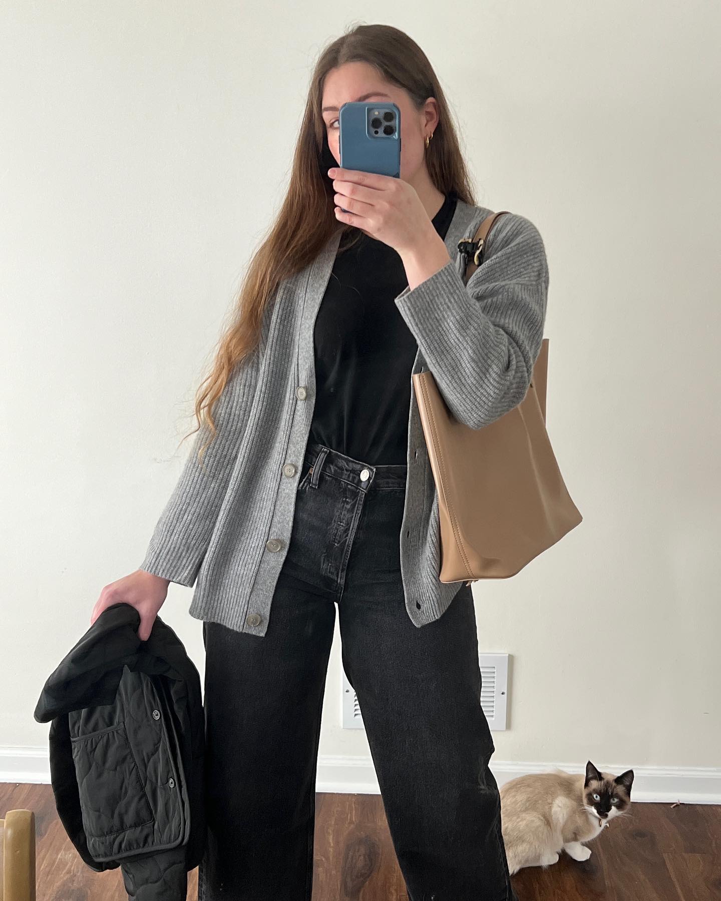 LUNA - Gebreide damestrui met knoopsluiting