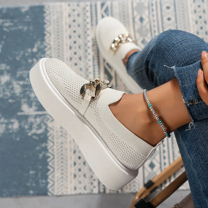 Modieuze slip-on sneaker met chunky kettingdetail – FENNA - Glamorix