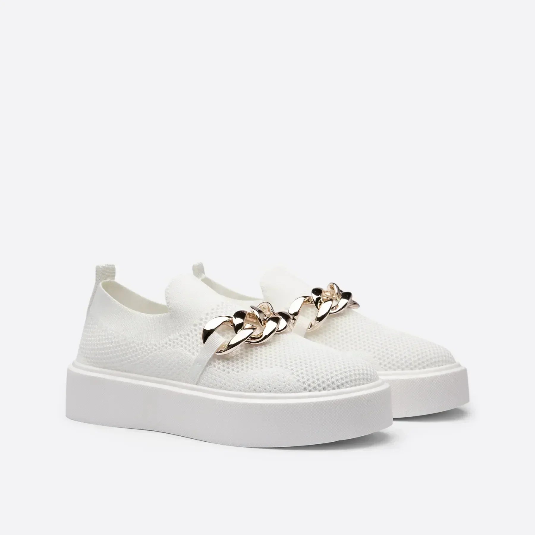 Modieuze slip-on sneaker met chunky kettingdetail – FENNA - Glamorix