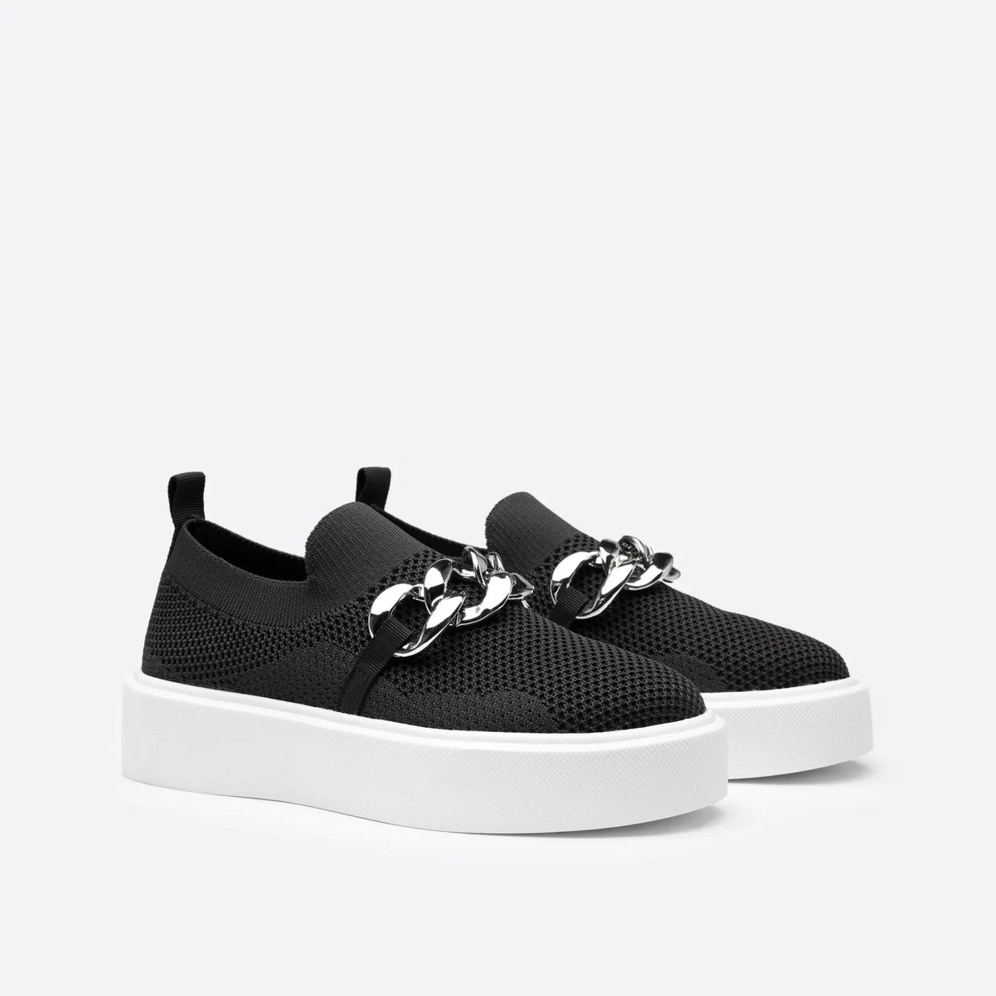 Modieuze slip-on sneaker met chunky kettingdetail – FENNA - Glamorix
