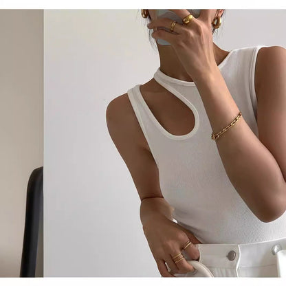 Asymmetrische dames tanktop met cut-out halslijn – ZARENA EDGE - Glamorix