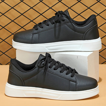 Modieuze lage sneaker met subtiel contrastdetail – ASTELLA - Glamorix