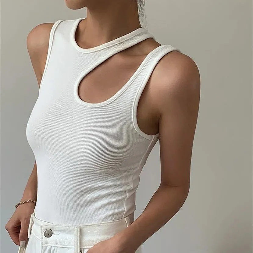 Asymmetrische dames tanktop met cut-out halslijn – ZARENA EDGE - Glamorix