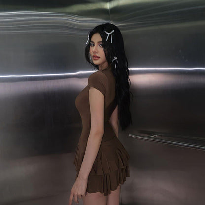 Luchtige mini-jurk met speelse volant en flatterende pasvorm – LYSSA FRILL - Glamorix