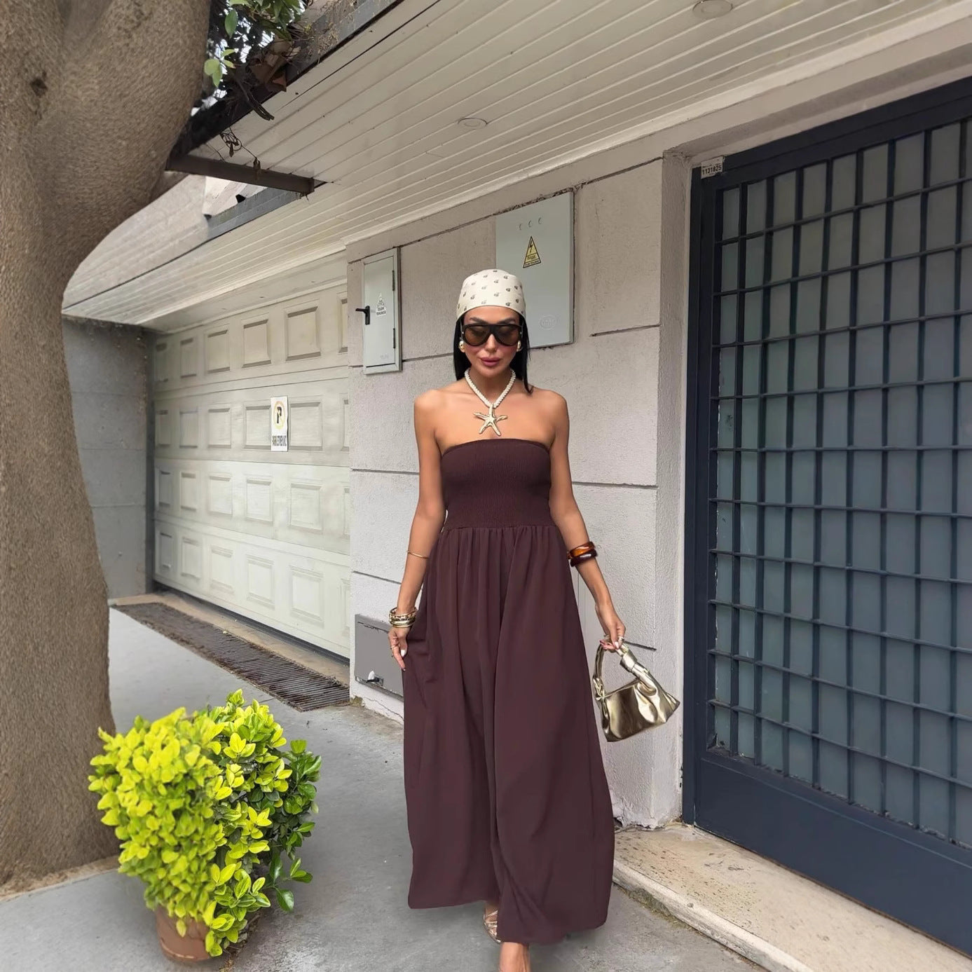 Modieuze strapless midi-jurk met smocktop – ELARA - Glamorix