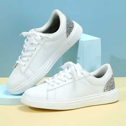 Modieuze lage sneaker met subtiel contrastdetail – ASTELLA - Glamorix