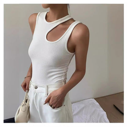 Asymmetrische dames tanktop met cut-out halslijn – ZARENA EDGE - Glamorix