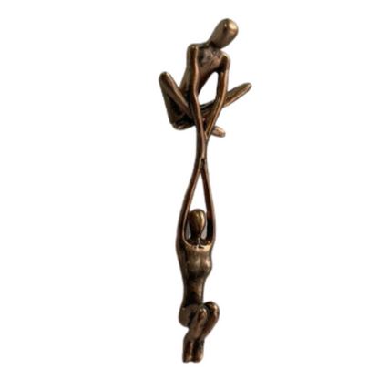 Eternal Grace – Sculptuur van Liefde en Kracht voor Uw Interieur