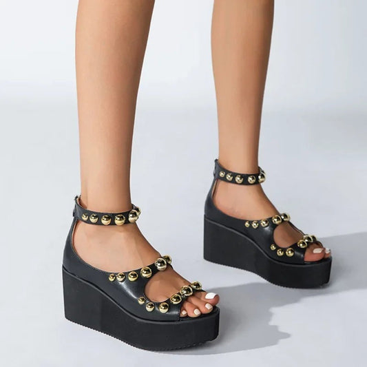 Gouden dames sandalen met chunky zool en plooidetail – Aurélia GlowStep - Glamorix