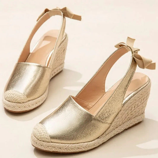 Gouden dames sandalen met riem en gesp – Lumira ShineBuckle - Glamorix