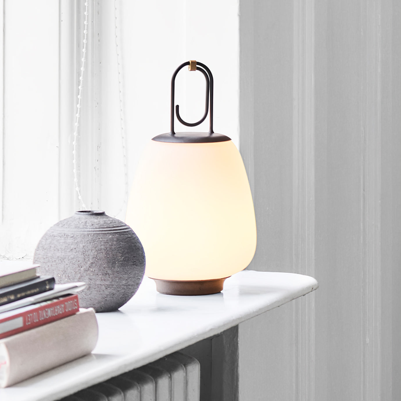VOYARA - Moderne Tafellamp voor Een Stijlvol Interieur