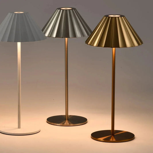 LUXTECH - Lamp met geavanceerde functies en moderne stijl
