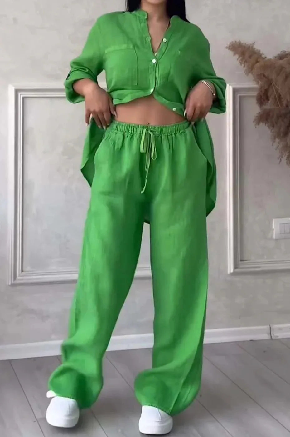 Losvallend damespak met rechte broek en lange mouwen – AVA SUIT - Glamorix