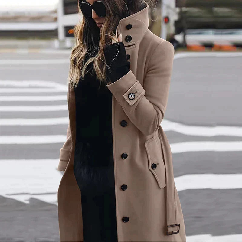 AMELIA - Hooggesloten trenchcoat met elegante details