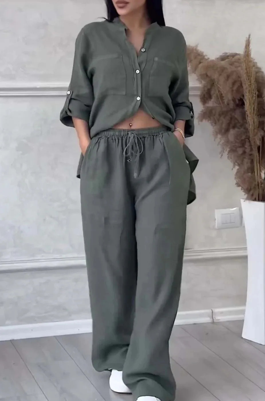 Losvallend damespak met rechte broek en lange mouwen – AVA SUIT - Glamorix