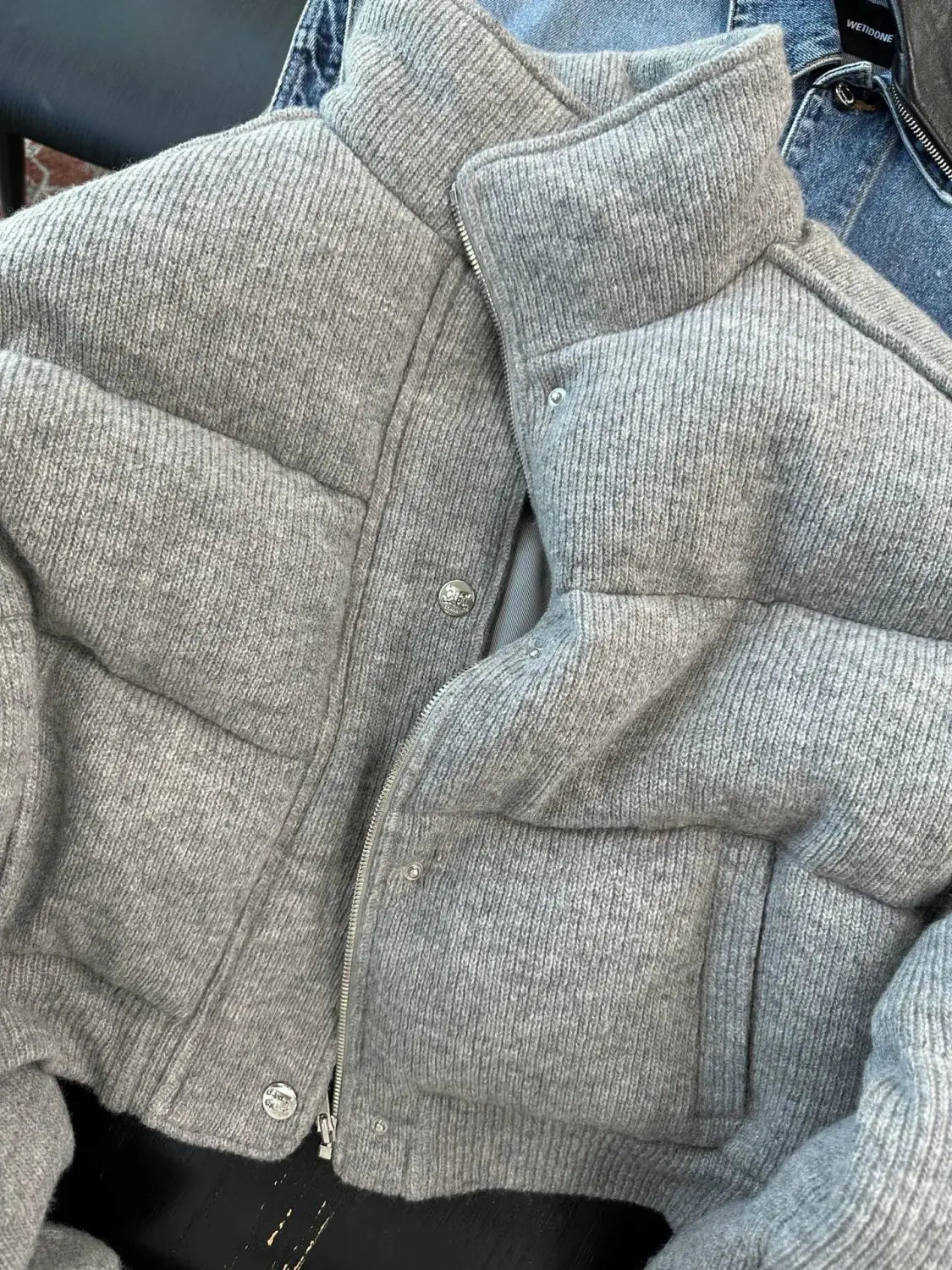 Elara – Geribde gebreide damespufferjas voor ultiem comfort en stijl