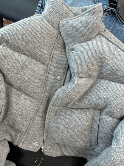 Elara – Geribde gebreide damespufferjas voor ultiem comfort en stijl