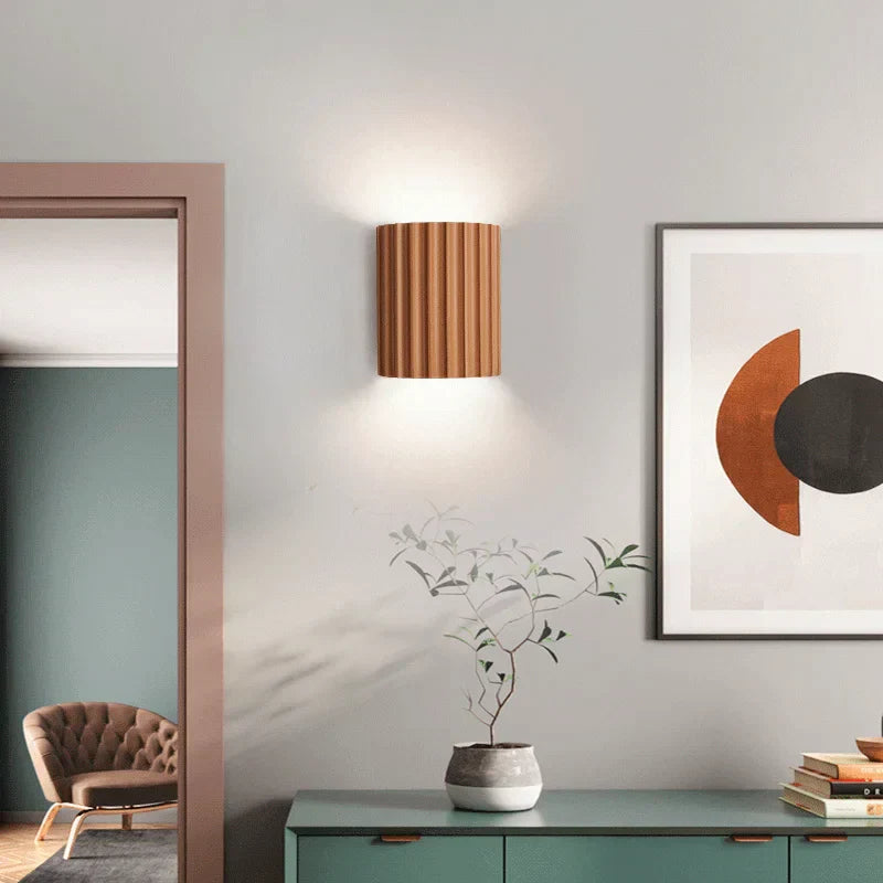 Moderne wandlamp van hars met artistiek design – SOLVARA LightForm - Glamorix