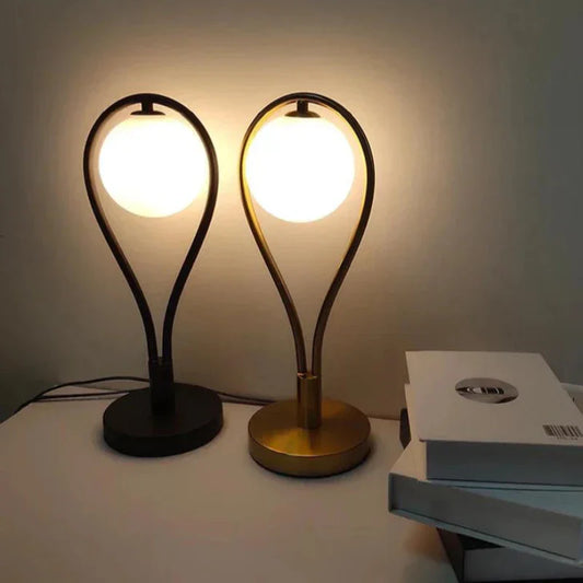 FROSTGLOW - Nachtlamp van mat glas met gouden accenten