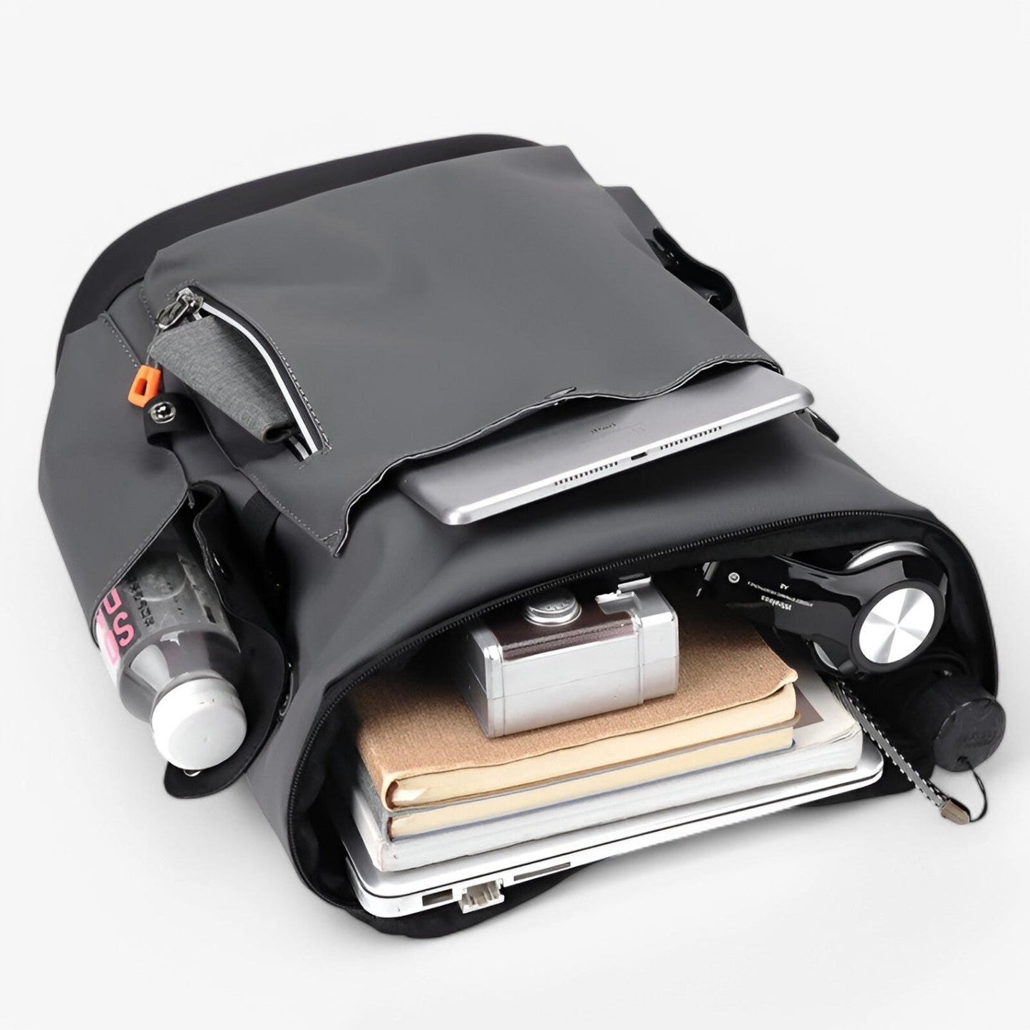 Waterdichte laptoprugzak met USB-oplaadpoort en strak design – NOVARO TechShell - Glamorix