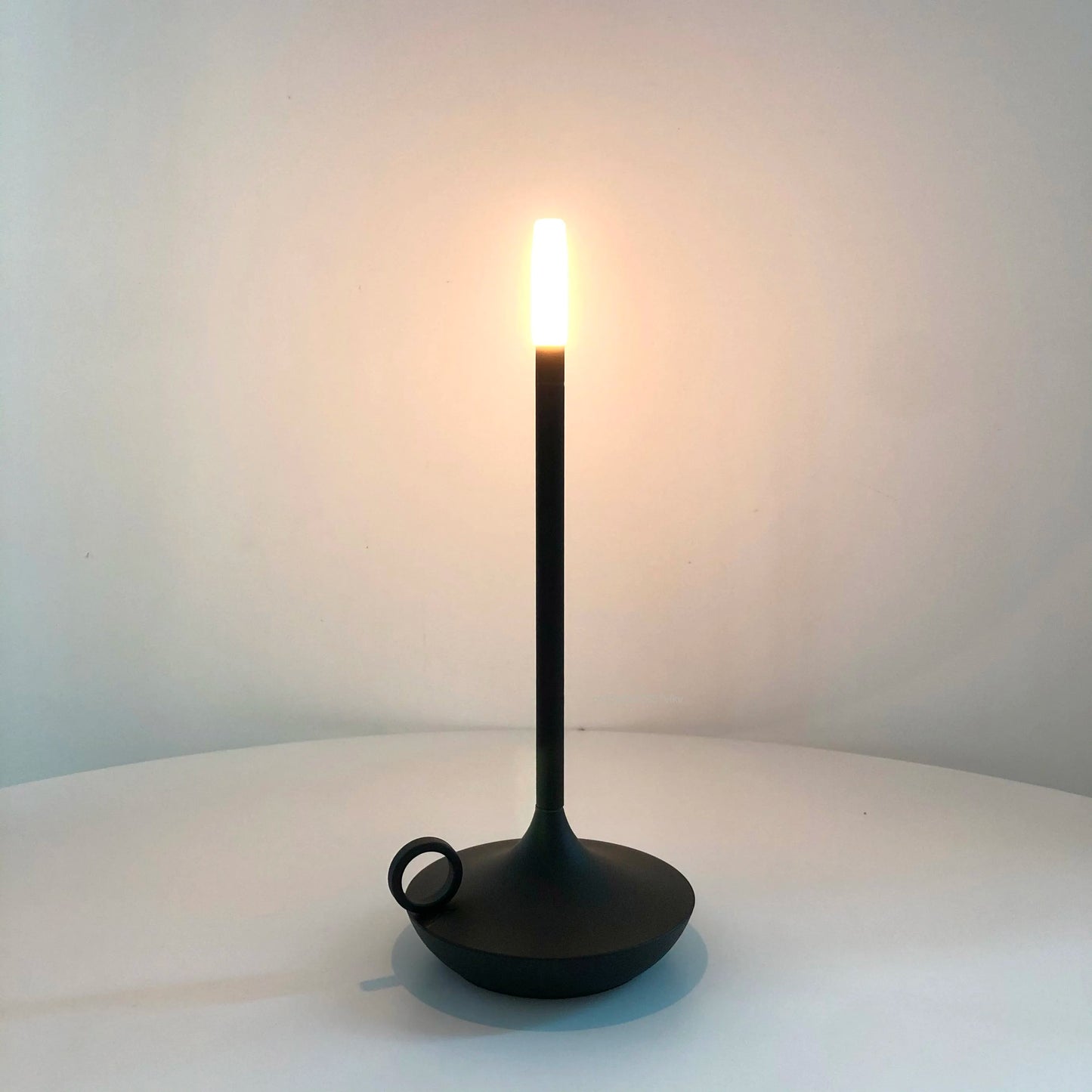 GLOWCANDLE – Oplaadbare LED draagbare kaarslamp